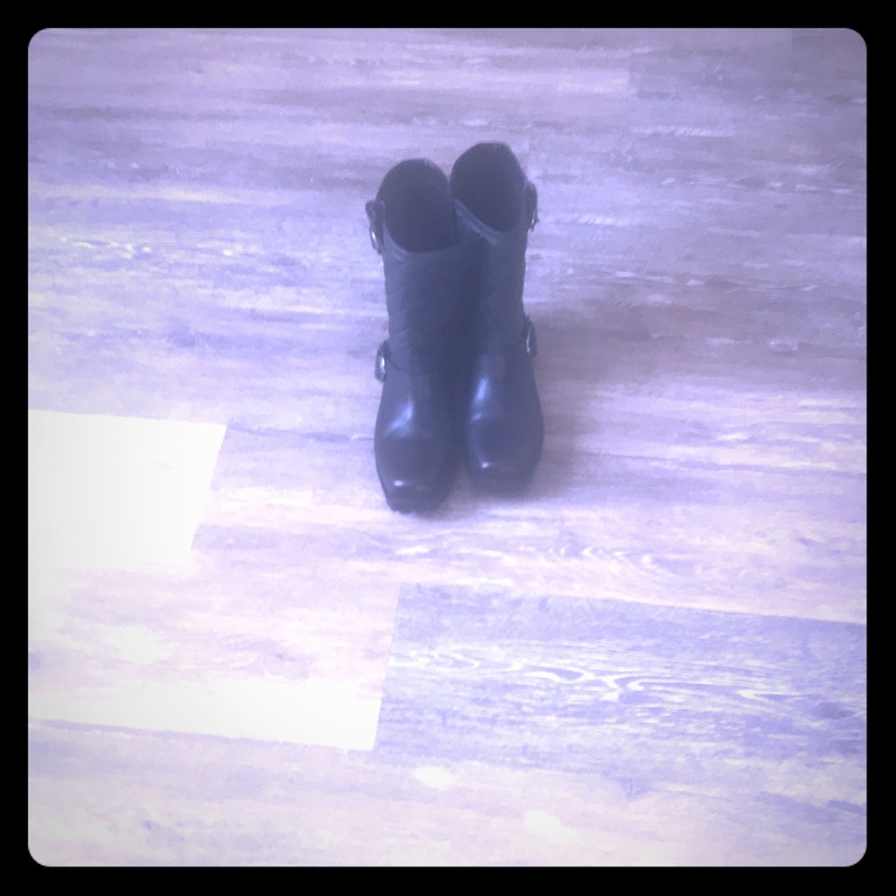 Micheal Kors boots